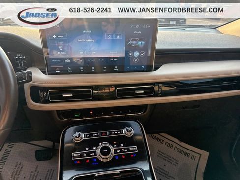 Used 2023 Lincoln Nautilus Reserve AWD/4WD image 23