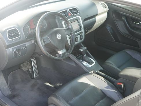 Used 2009 Volkswagen Eos Komfort FWD image 7