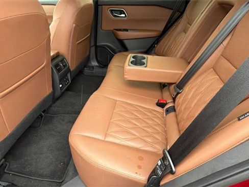 Used 2025 Nissan Rogue Platinum w/ Tech Package image 16