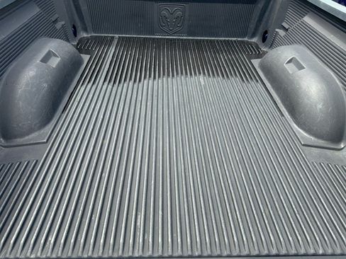 Used 2018 RAM 1500 Express RWD image 28