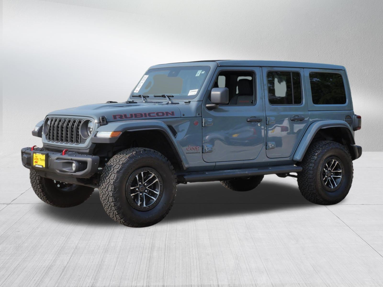 Used 2025 Jeep Wrangler Unlimited Rubicon AWD/4WD image 3