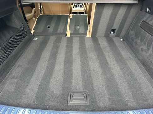 Certified 2022 Porsche Cayenne Platinum Edition image 15