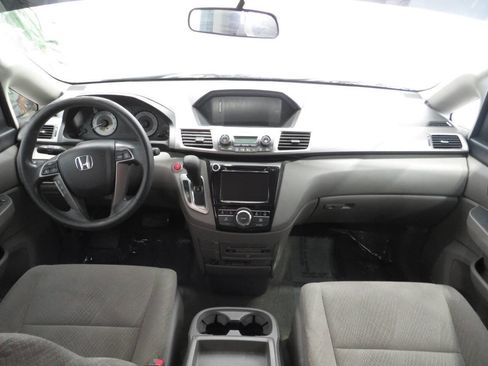 Used 2016 Honda Odyssey SE image 16
