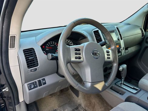 Used 2018 Nissan Frontier SV w/ Value Truck Package RWD image 9