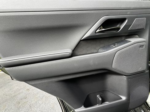 Certified 2025 Lexus GX 550 w/ Accessory Package (2T) image 31