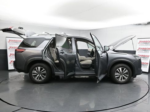 Used 2023 Nissan Pathfinder SL image 43