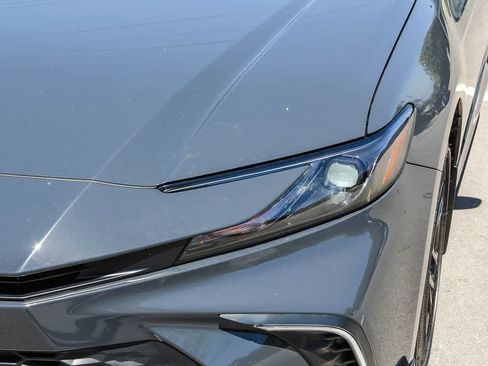 Used 2025 Toyota Camry SE w/ Convenience Package FWD image 7