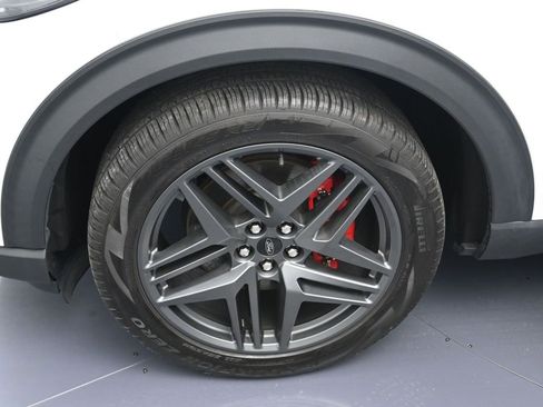 Certified 2025 Ford Explorer ST-Line w/ Premium Package image 9