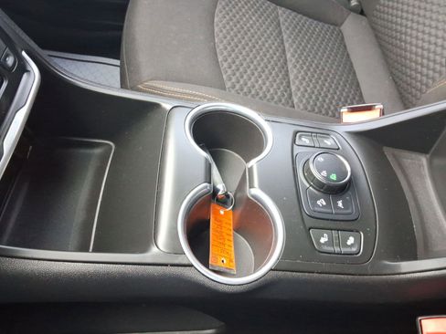 Used 2021 GMC Terrain SLE w/ Driver Convenience Package image 18