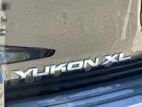 Used 2017 GMC Yukon XL SLT w/ Premium Edition image 20