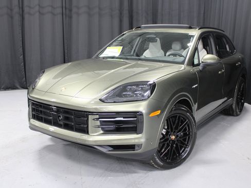 New 2026 Porsche Cayenne E-Hybrid image 2