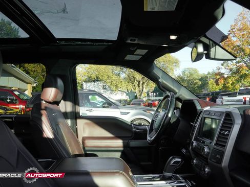 Used 2017 Ford F150 Platinum w/ Equipment Group 701A Luxury image 34