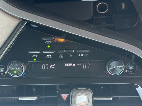 Used 2023 Toyota Camry LE FWD image 12