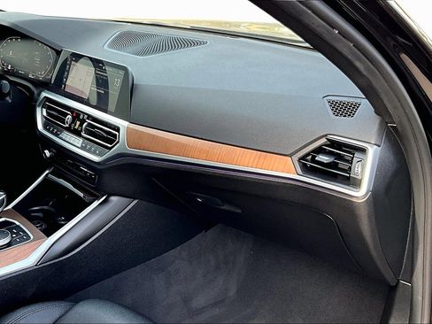 Used 2019 BMW 330i Sedan w/ Premium Package image 15