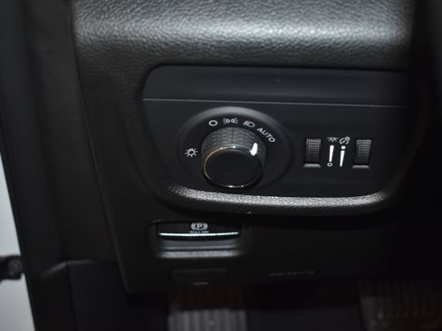 New 2026 Jeep Grand Cherokee Laredo X image 16