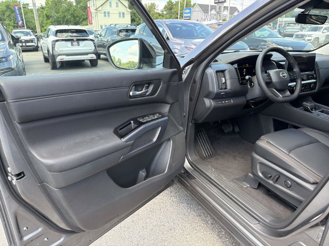New 2026 Nissan Pathfinder SL AWD/4WD image 13
