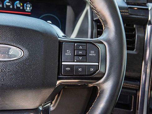 Used 2024 Ford Expedition Platinum image 10