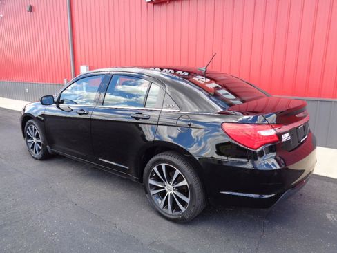 Used 2013 Chrysler 200 Touring w/ S Exterior Appearance Pkg FWD image 7