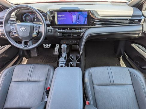 Used 2025 Toyota Camry XSE FWD image 4