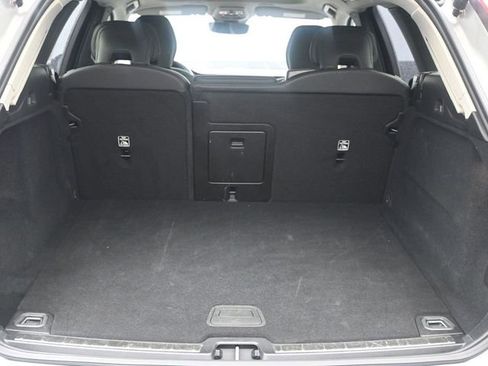Used 2025 Volvo XC60 B5 Plus image 27