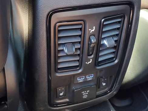 Used 2023 Dodge Durango GT AWD/4WD image 35