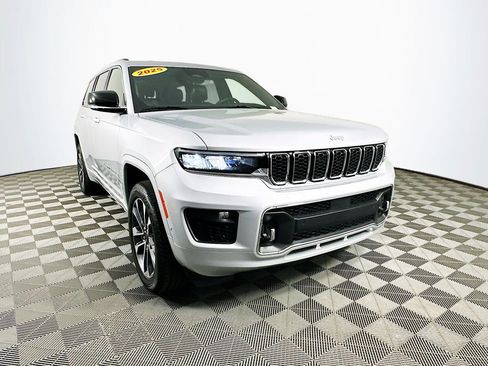 Certified 2025 Jeep Grand Cherokee L Overland w/ Rear Seat Video Group I AWD/4WD image 2