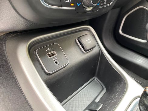 Used 2021 Jeep Compass Latitude FWD image 67