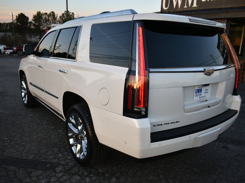 Used 2018 Cadillac Escalade Platinum image 8