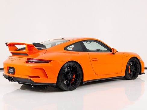 Used 2018 Porsche 911 GT3 RWD image 3