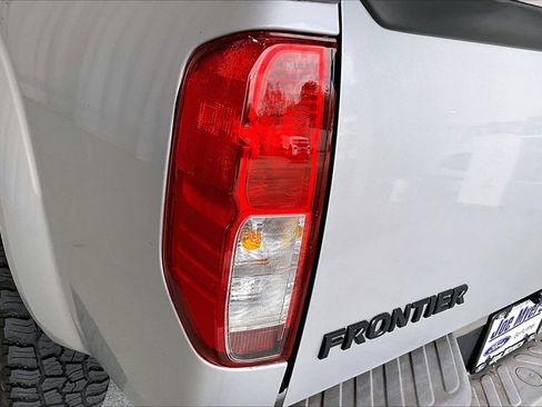 Used 2013 Nissan Frontier SV image 13