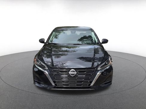Used 2025 Nissan Altima 2.5 SV FWD image 4