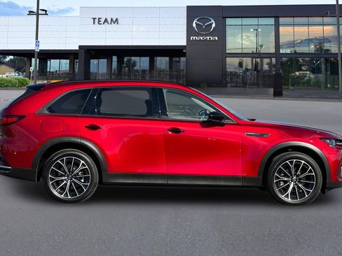 Certified 2025 MAZDA CX-70 Plug-In Hybrid w/ Premium Pkg image 3