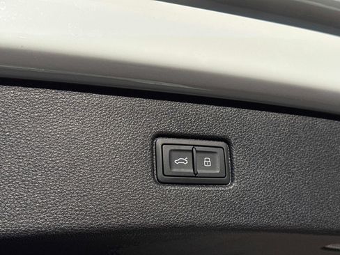 Used 2025 Audi Q7 3.0T Premium Plus image 12