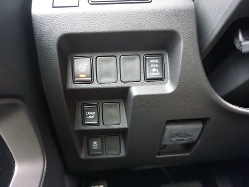 Used 2025 Nissan Frontier SV w/ SV Convenience Package RWD image 5