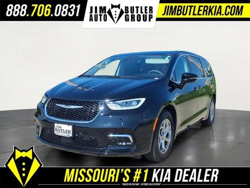 Used 2024 Chrysler Pacifica Limited FWD image 1
