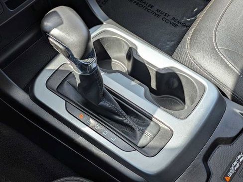 Used 2022 Chevrolet Colorado ZR2 AWD/4WD image 28