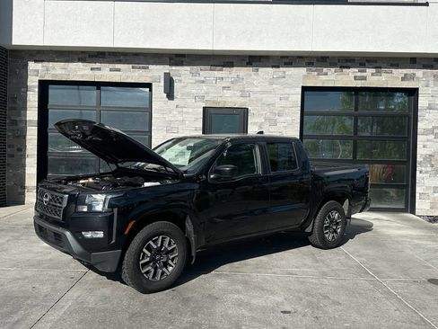 Used 2022 Nissan Frontier SV AWD/4WD image 23