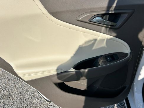 Used 2021 Chevrolet Malibu LT w/ Leather Package FWD image 15