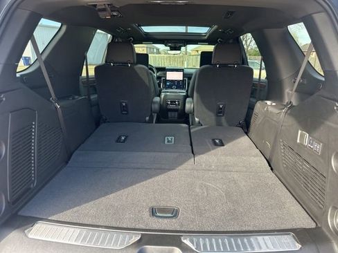 Used 2025 GMC Yukon Denali w/ Denali Reserve Package image 36