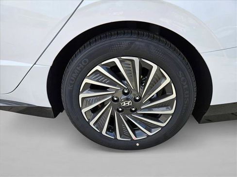 New 2026 Hyundai Sonata Limited image 9