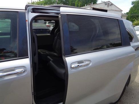 Used 2021 Toyota Sienna XLE FWD image 7