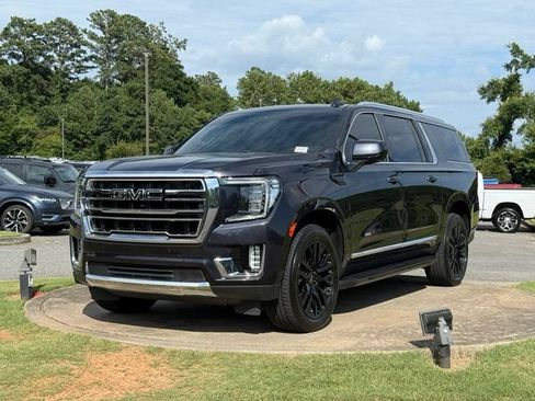 Used 2023 GMC Yukon XL SLT AWD/4WD image 3