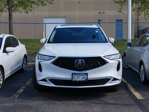 Used 2024 Acura MDX SH-AWD w/ Technology Package image 2