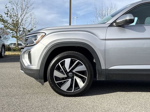 Used 2024 Volkswagen Atlas SE image 14