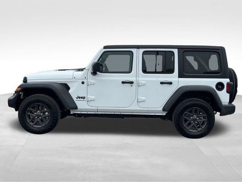 Used 2024 Jeep Wrangler Sport S image 4