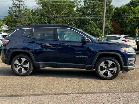 Used 2018 Jeep Compass Latitude w/ Popular Equipment Group AWD/4WD image 2