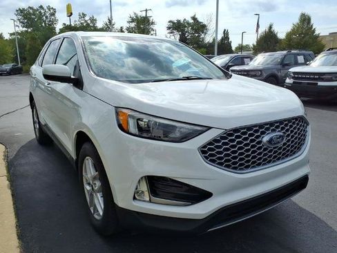 Certified 2024 Ford Edge SEL w/ Convenience Package AWD/4WD image 3