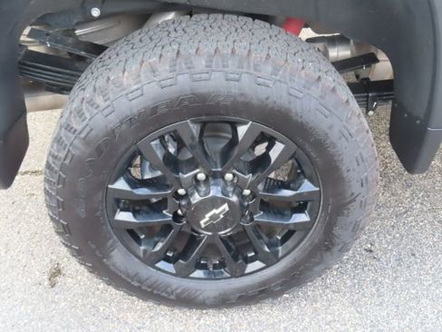 Used 2025 Chevrolet Silverado 3500 LT w/ Trail Boss Package AWD/4WD image 14