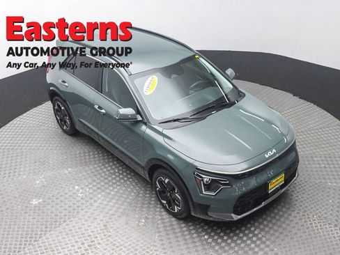 Used 2023 Kia Niro Wind w/ Wind Preserve Package FWD image 3