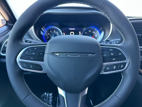 New 2027 Chrysler Pacifica Select FWD image 23